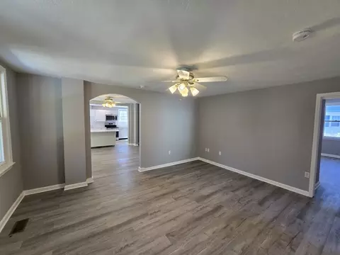 Living - 445 Putnam Hl, Sutton, MA 01590 photo 4 of 8
