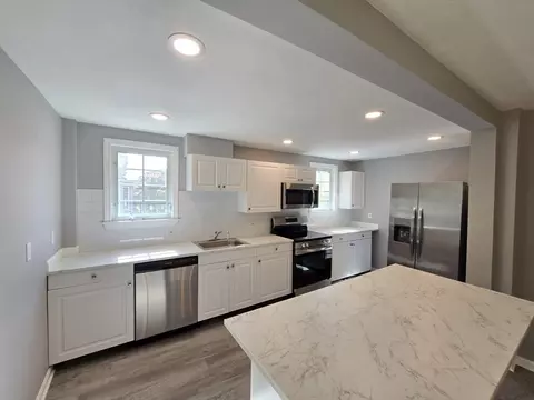 Kitchen - 445 Putnam Hl, Sutton, MA 01590 photo 1 of 8
