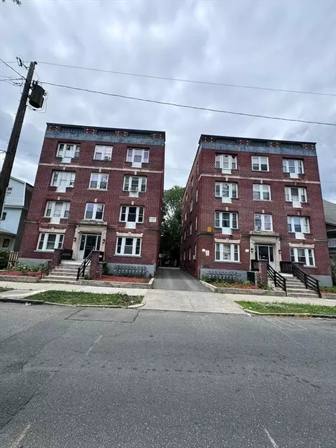 70-74 Grenada Ter, Springfield, MA 01108 photo 4