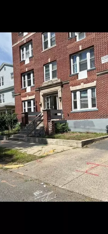 70-74 Grenada Ter, Springfield, MA 01108 photo 5