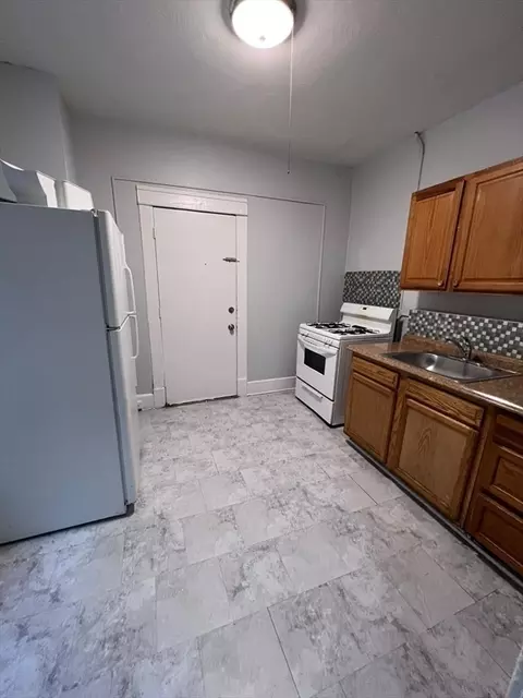 70-74 Grenada Ter, Springfield, MA 01108 photo 36