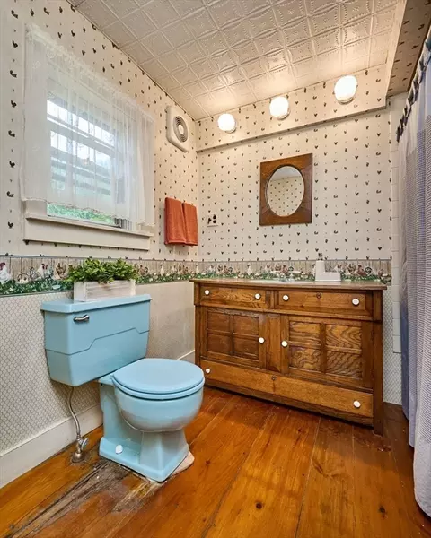 Bath - 12 N Central St, Plainfield, MA 01070 photo 1 of 3