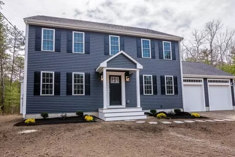 15 Rocky Meadow St, Middleboro, MA 02346