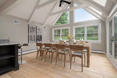 27 W Barn Rd, North Attleboro, MA 02760