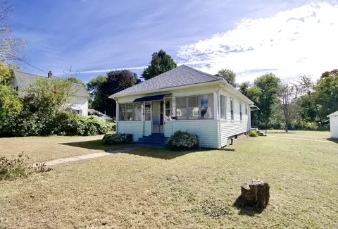 33 Arnold St, Palmer, MA 01069