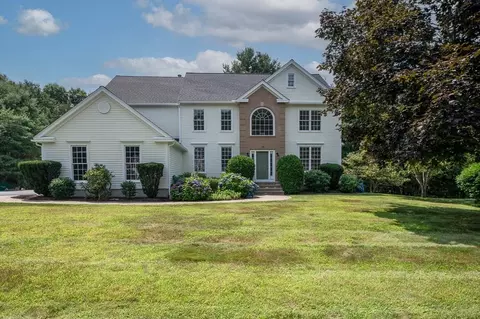17 Butterfield Dr, Westborough, MA 01581