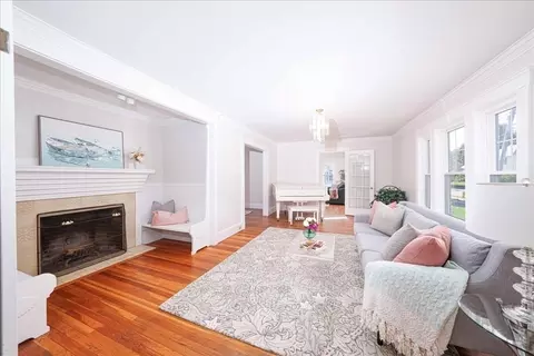 310 Nehoiden, Needham, MA 02492 photo 6