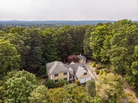 58 Huntington Rd, Hadley, MA 01035