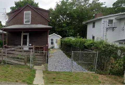 42 Riverside Ave, Swansea, MA 02777