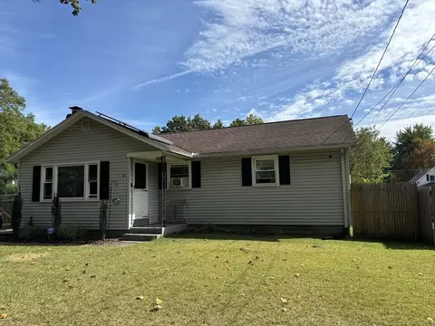 Exterior - 81 Brickett St, Springfield, MA 01119 photo 2 of 6