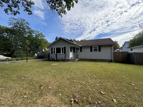 Exterior - 81 Brickett St, Springfield, MA 01119 photo 5 of 6