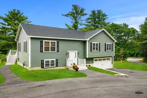 6 High St, Merrimac, MA 01860