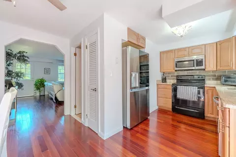 6 Morgan Dr #6, Haverhill, MA 01832