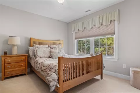 Bedroom - 15 Overlook Dr, Danvers, MA 01923 photo 2 of 2