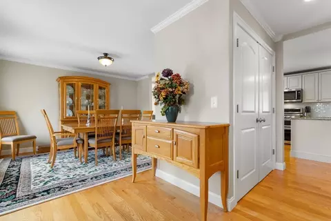 Entry Way - 15 Overlook Dr, Danvers, MA 01923 photo 2 of 3