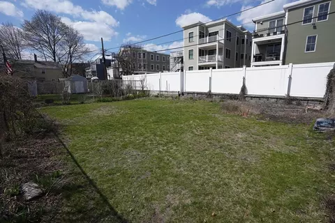 614 E 7th St, Boston, MA 02127 photo 3