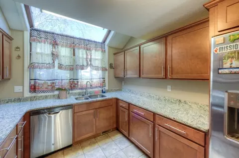 16 Gates Rd # -A, Worcester, MA 01603 photo 3