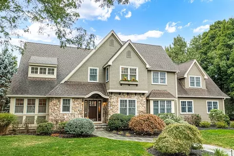 18 Town Way, Winchester, MA 01890