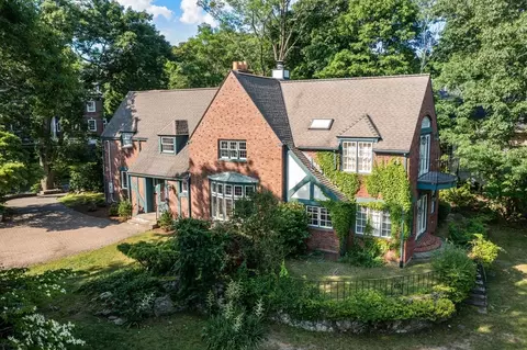 60 Wachusett Rd, Newton, MA 02467