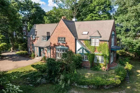 60 Wachusett Rd, Newton, MA 02467
