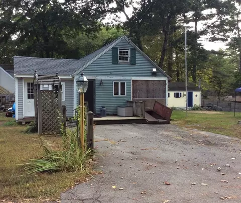 18 Fuller Ave, Lancaster, MA 01523
