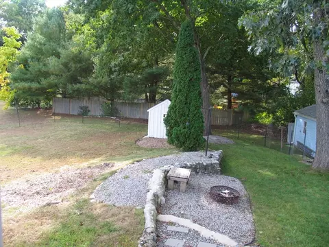 11 Black Point Rd, Webster, MA 01570 photo 4