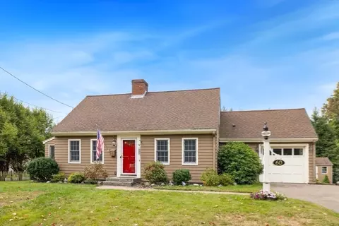 60 Howard Ave, Lynnfield, MA 01940