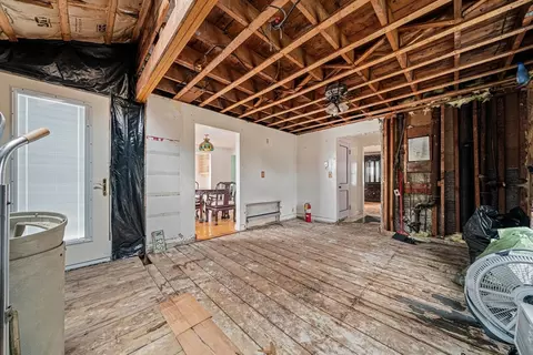 Entry Way - 23 N St, Hull, MA 02045 photo 1 of 3