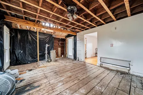 Entry Way - 23 N St, Hull, MA 02045 photo 3 of 3