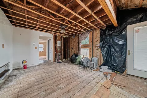 Entry Way - 23 N St, Hull, MA 02045 photo 2 of 3