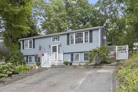 38 St Asaph St, Leominster, MA 01453
