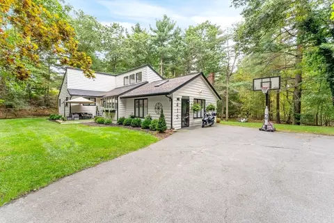 415 Massapoag Ave, Sharon, MA 02067