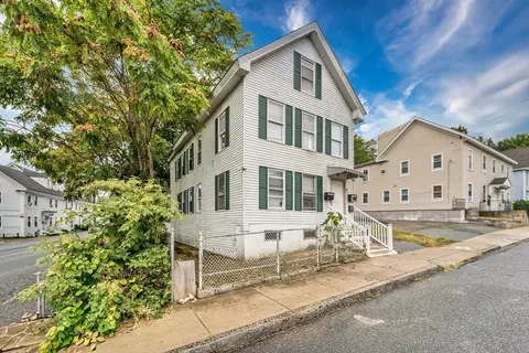 42 Albion St, Lowell, MA 01850