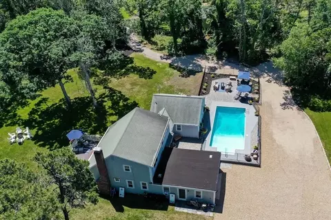 320 Lower County Rd, Dennis, MA 02639