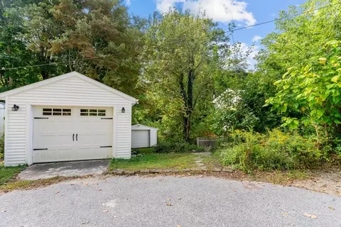 Exterior - 7 White Ave, Douglas, MA 01516 photo 7 of 9