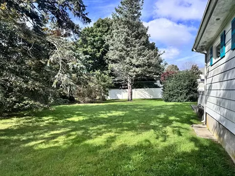 Exterior - 77 Grattan St, Fall River, MA 02721 photo 6 of 6