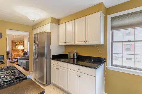 Kitchen - 9 Mcdermott Farm # -B, Danvers, MA 01923 photo 3 of 6