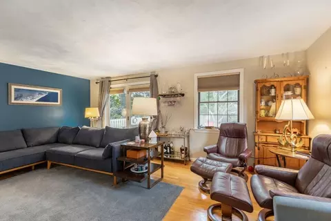 Living - 9 Mcdermott Farm # -B, Danvers, MA 01923 photo 1 of 3