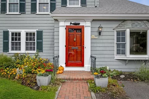 24 Leicester Rd, Marblehead, MA 01945 photo 3