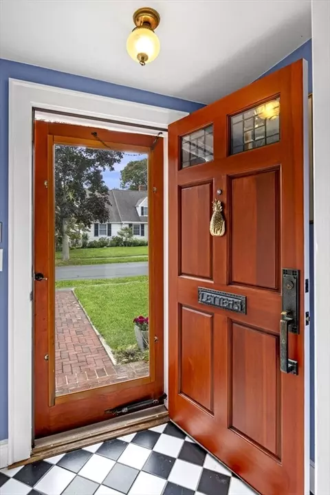 24 Leicester Rd, Marblehead, MA 01945 photo 4