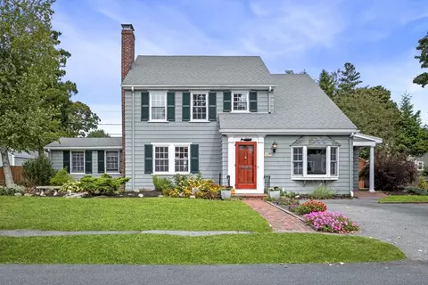 24 Leicester Rd, Marblehead, MA 01945