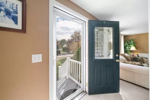 Entry Way - 5 Lynne Rd, Wareham, MA 02571 photo 1 of 4