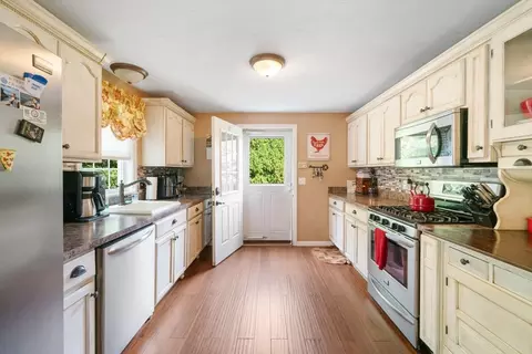 Kitchen - 5 Lynne Rd, Wareham, MA 02571 photo 1 of 3