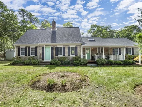 667 Queen Anne Rd, Harwich, MA 02645