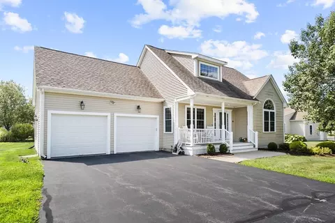 4 Winthrop St, Easton, MA 02356