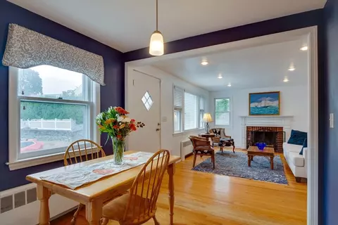 14 Hill St, Needham, MA 02494 photo 2