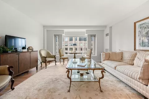 100 Belvidere St #7E, Boston, MA 02199