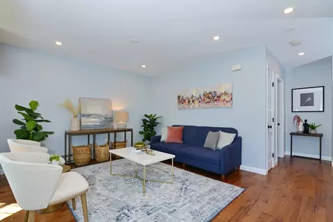 35 Circuit St #1, Boston, MA 02119