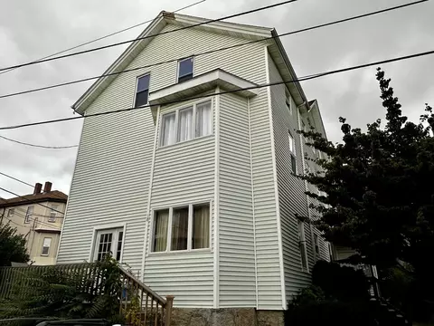 34 Hood St, Fall River, MA 02720