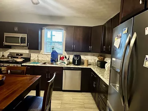 34 Hood St, Fall River, MA 02720 photo 2